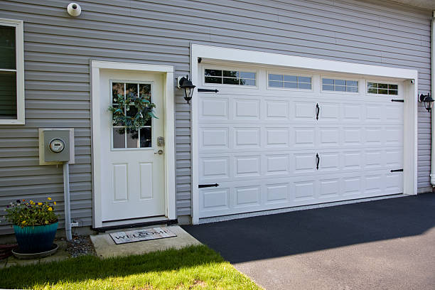 24/7 Emergency Garage Door Panel Replacement experts in Winfield, WV